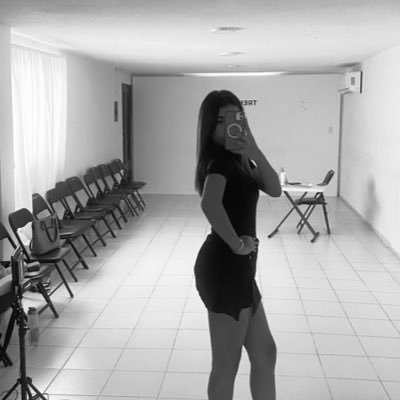 vanisitaa's profile picture. 11:11