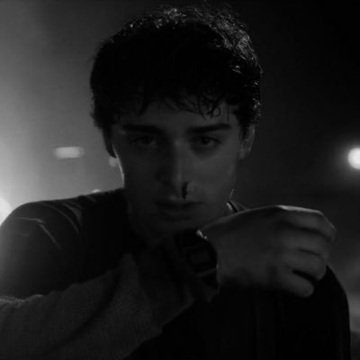 mult1fndom's profile picture. ⇢ ˗ˏˋ 'cause love's such an old-fashioned word