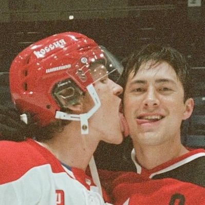 12midnightxx's profile picture. never carry the weight of losing what was never real