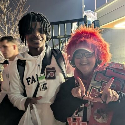 squeakyysteph87's profile picture. Official good luck charm for Univerisity of Utah football team and #1 biggest Utah fan ever and #GoUtes #TakeNote #LLTJ #LLAL #Familyon3 #22Forever