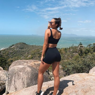 ArianaGarci42's profile picture. Healing, growing, glowing.