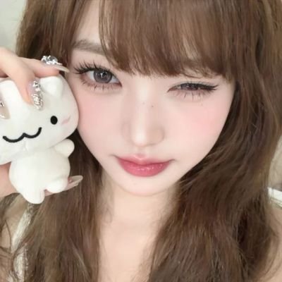 mwpbis321's profile picture. 홍색! : strawie—jam. fluffy souffle swirled! buss: 🐹 💭﹢for a service account.