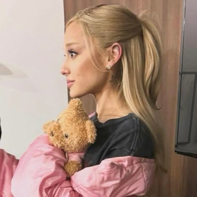 CRESSlDACOWPER's profile picture. billie piper's controversially younger boyfriend (real)