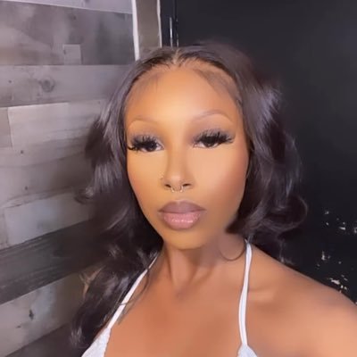 michaladivine's profile picture. 🏆