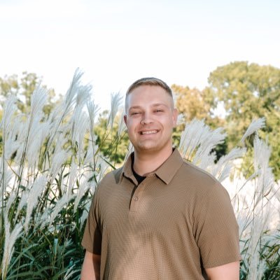 Eggomylego28's profile picture. 