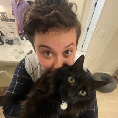 kacyacartwright's profile picture. (she/her) Let's gaze up at the stars and talk about theme parks 🎆 Entertainment Comms @ UO #ICANHELP