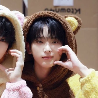 taefxs's profile picture. 06 mutistan she/her pan