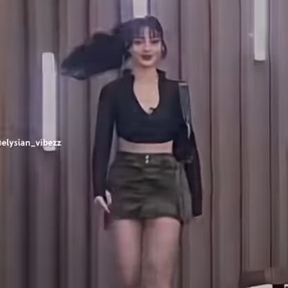 Aira_18__'s profile picture. 