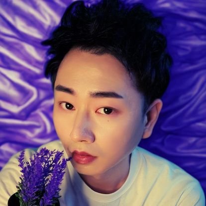 dalbitaeyong's profile picture. Eom Tae-yong. 소설가. 에세이집 《아직은 새벽이지만 한낮의 따사로움을 기다려》를 공저했습니다. SF 씁니다. 아직 일어나지 않은 일들에 대하여.