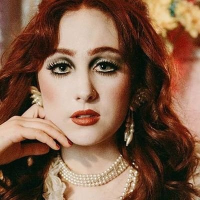 chappellcastle's profile picture. this song goes out tonight to the girl in the crowd in a mini skirt and gogo boats