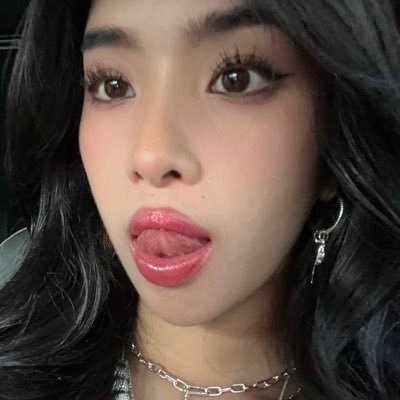 kateawaycar's profile picture. 