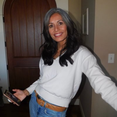 lisarenaewren's profile picture. 