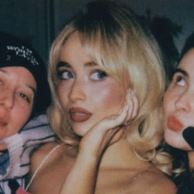 sabrinadecodesc's profile picture. sabrina carpenter e vasco da gama e novelas.