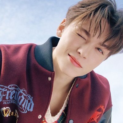 seulginismo's profile picture. eu, seulgi, jisoo, momo e jeongyeon tentando sair do ferro 1 | https://t.co/MxbE300kwG