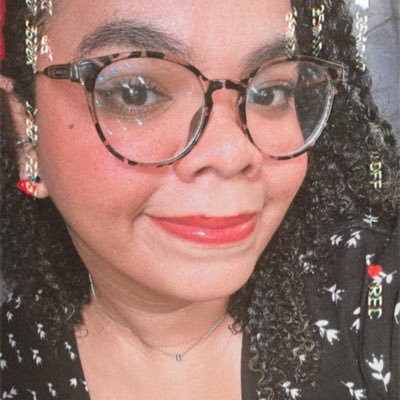 raayeee__'s profile picture. fingindo que sei o que eu tô fazendo desde 2019