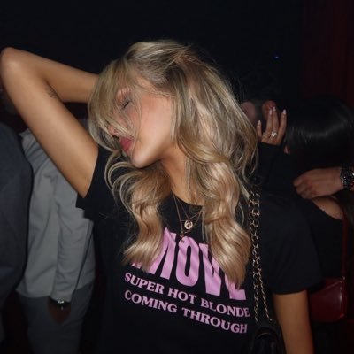 malibubirkin's profile picture. psychology student and eve babitz enthusiast