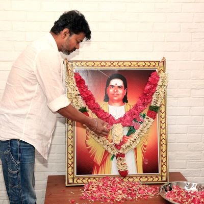 acc79757's profile picture. Màstér -Thé _BlàstéR-the one- VIJAY-💥🔥

90'$ Kid 

🩸Thalapathi ^^^

 💯