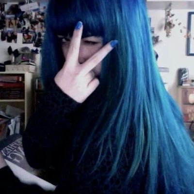 moon_zuuitzy's profile picture. de amor no se muere