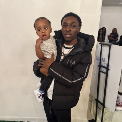 raydingzzz's profile picture. its hard 4 me to be the best me knowing my flaws 🦍🦍