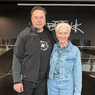 EM9187065197694's profile picture. 