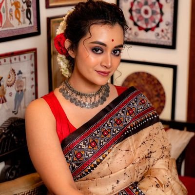 charmingsowmi1's profile picture. Addictive & Alluring  |Exploring the poetic side of Romance |  👿 misunderstood as an 😇| Married|Bestie love for life @aditiswirls #sowditi😍