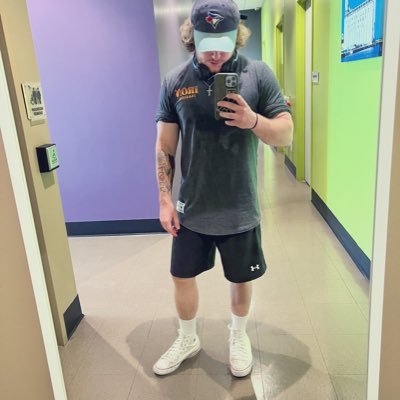 howler95's profile picture. When you lose, talk little. When you win, talk less. #COYG #Patriots #LeafsForever #bluejays