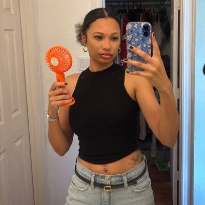 BiggsteppaJay's profile picture. † first | Matthew 6:33 | lover, prophet, healer 🤲🏽, student 🪴& teacher |