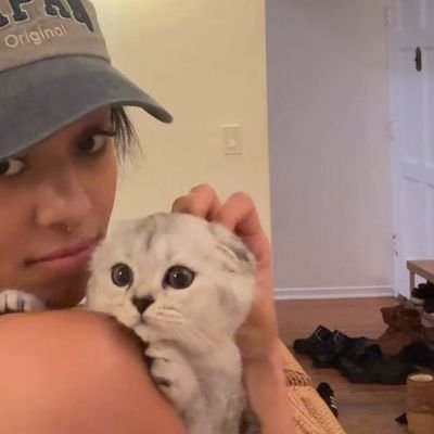 _liivs_'s profile picture. 