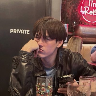 cicinaka's profile picture. 🐻🐧🏀🎸🧛 🩸