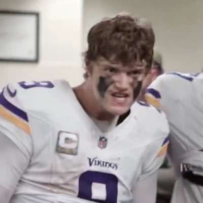 NFLStinkers's profile picture. Daily football stinkers | Comment suggestions for a quote tweet.