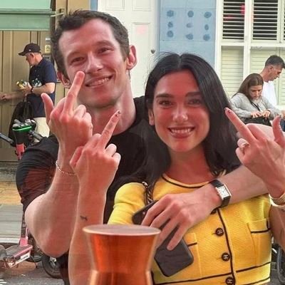 chanelsouI's profile picture. GL 1995. Daughter of the moon. Italian singer born under the cancer sun.
Mi preciosote 28.11 ❤️ 5.04 🤍 29.07 💍 Naim 6.01🩵•Dan,Lexie,Axel,Cece• fk/Rp account