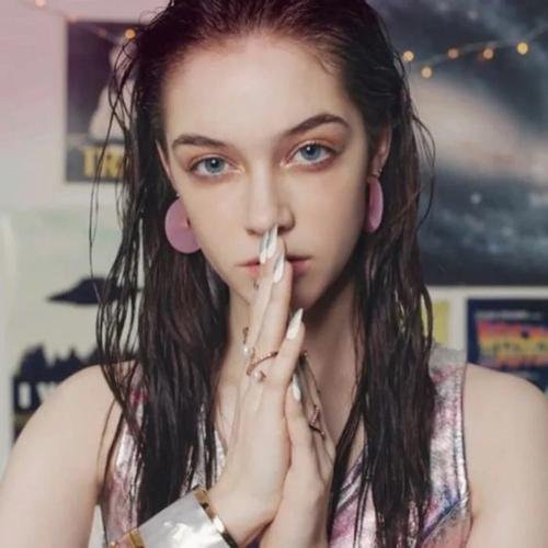 kripuja96's profile picture. Mint juleps sweating in glasses