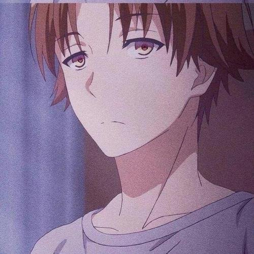 AtulSha31736745's profile picture. Refurbished an old lamp—light reborn from thrift.