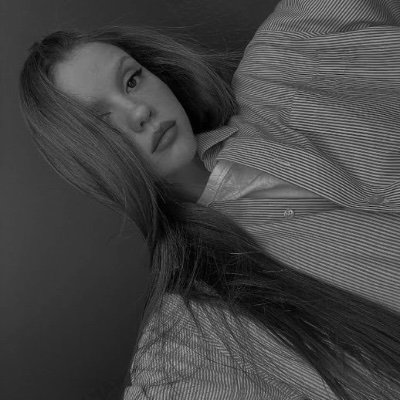 Syxkf's profile picture. ㅤ Voglio un ragazzo stupido milionario.