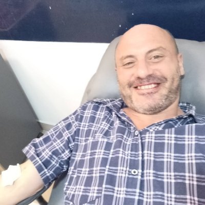 MartinBrauer11's profile picture. No sigas comprando dólares, adoptá