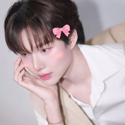 lostintawan's profile picture. ไม่มีดอกไม้ก็ไม่เป็นไร มีกันและกันก็พอ ⊹˚.⋆ 🌻🌷