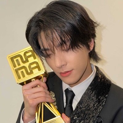 ENSSERALLIT's profile picture. 