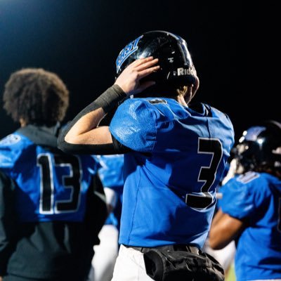 ev_feeves10's profile picture. 6’1 180| 🏈⚾️|MIF|P|QB Frankfort il 📍class of 2028|LWE