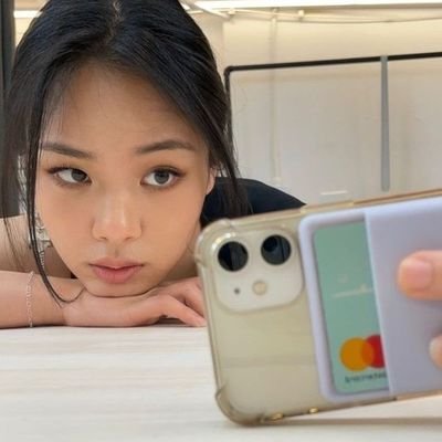 fisioaeri's profile picture. ⊹₊ ⋆ acadêmica de fisioterapia (4/10) com muita dor nas costas ‧₊˚ #collegetwt ✧