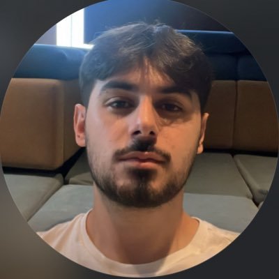 efebulbull's profile picture. Jr. iOS Developer / MIS Student Focused on Swift & UIKit within the Apple ecosystem. Builder of TasklyX & TracklyX.