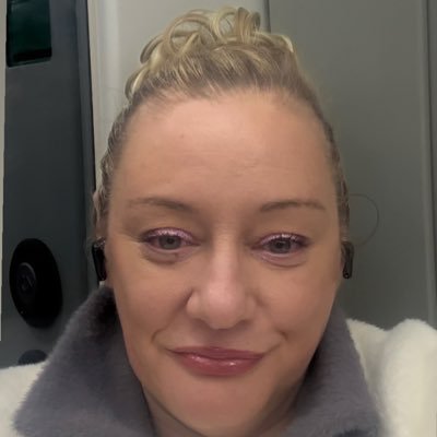 P__Hardy's profile picture. Assistant Headteacher. TES author. English teacher.