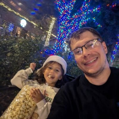 Arsnault's profile picture. Digital marketer who convinces people they need a new $3,400 sofa at 2 a.m. | Girl dad | Buckeyes & all Boston sports | 1x GM of Call of Duty world champ