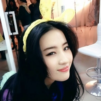 r20120410's profile picture. .