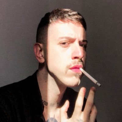 psychoinluv's profile picture. versátil • afeminado