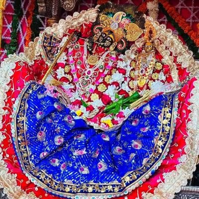 Sujal1617's profile picture. राधा साध्यम साधनं यस्य राधा, मंत्रो राधा मन्त्र दात्री च राधा। सर्वं राधा जीवनम् यस्य राधा, राधा राधा वाचि किम तस्य शेषम।
🙏❤️🏵️🪬