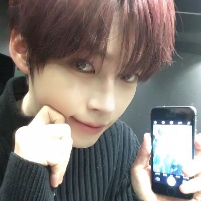 _hanbinlover's profile picture. #성한빈 ♡