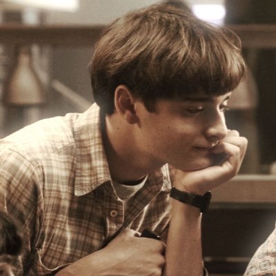 _flqw3r's profile picture. stranger things, dc, Harry Potter/marauders, Castlevania stuff || byler || Timkon || wolfstar ||