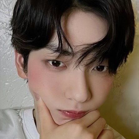 nix loves hueningkai Profile