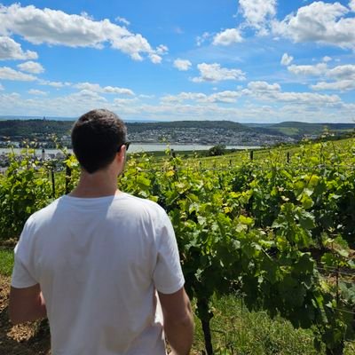 pana25762399's profile picture. 