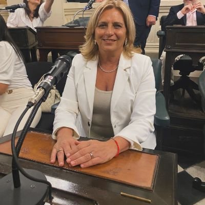 Carlota_PRO's profile picture. ✨Comprometida con la gente, cerca  tuyo.
🗣️ Escuchar para entender, actuar para mejorar #Libertad #Democracia #República
🌍 Ex Concejal  Política